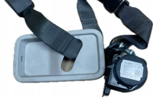 Buick Enclave II Rear seatbelt 84336863