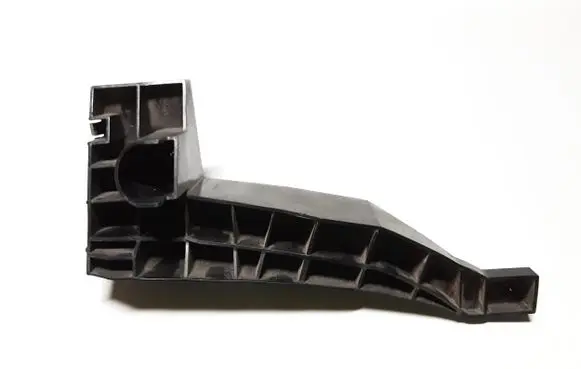 Suzuki Grand Vitara II Rear bumper mounting bracket IV3N0