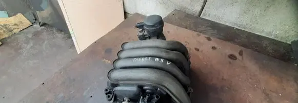Volkswagen PASSAT B5.5 Intake manifold 06B133210AS