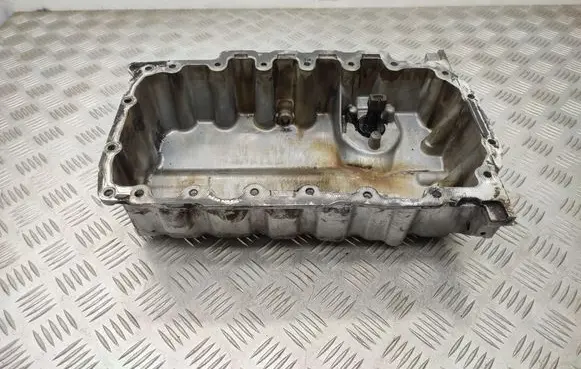 Skoda Octavia Mk3 (5E) Oil sump 04L103603C 04L907660C