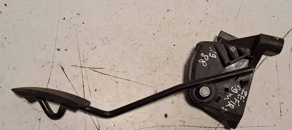 Opel Zafira B Accelerator throttle pedal 6PV00811500 9202343