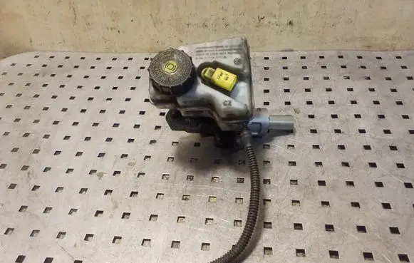 Volkswagen Polo V 6R Master brake cylinder 03350890641 03350890632