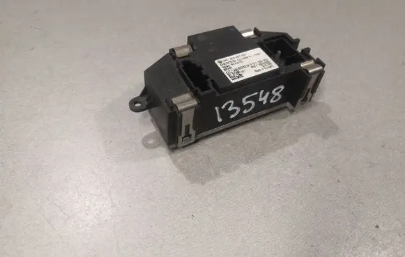 Volkswagen PASSAT B6 Heater blower motor/fan resistor 3C0907521 987651G 2468105380