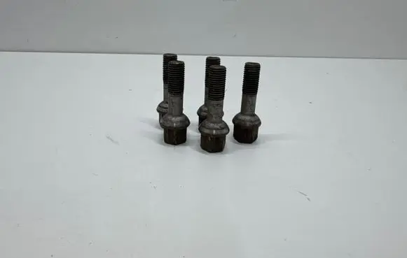 BMW 5 E60 E61 Nuts/bolts