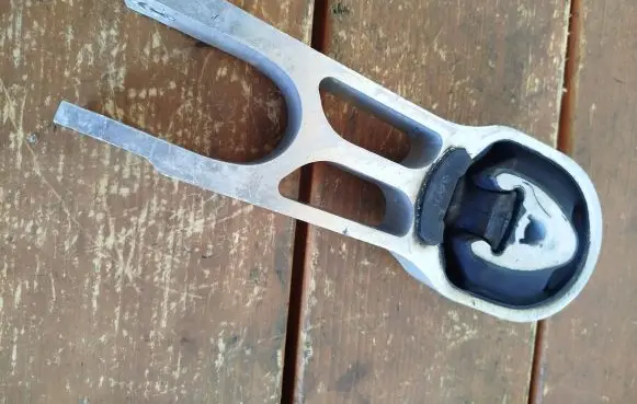 Citroen C4 III e-C4 Engine mount bracket 9826527880