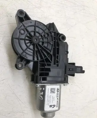 Hyundai i30 Front door window regulator motor 82460G4010