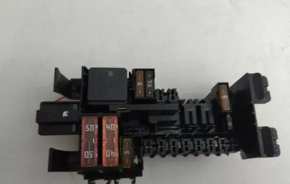 Mercedes-Benz C W205 Fuse module A2059067200 1717065890 19261000002