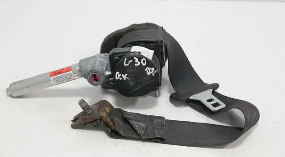 Volvo C30 Rear seatbelt 30642226 E5040130