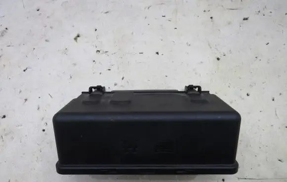 Volvo V40 Fuse box cover GMAUTO4574097