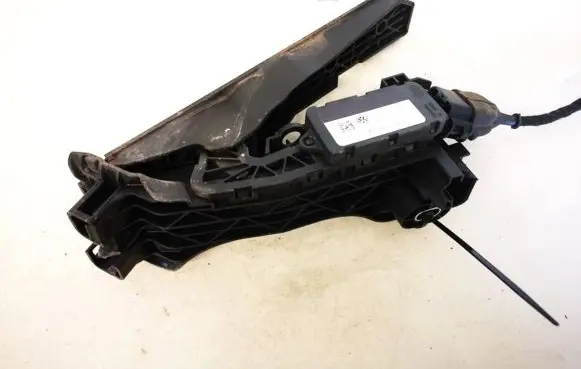 Volkswagen Golf V Accelerator throttle pedal 1k1721503l 6pv008600-00