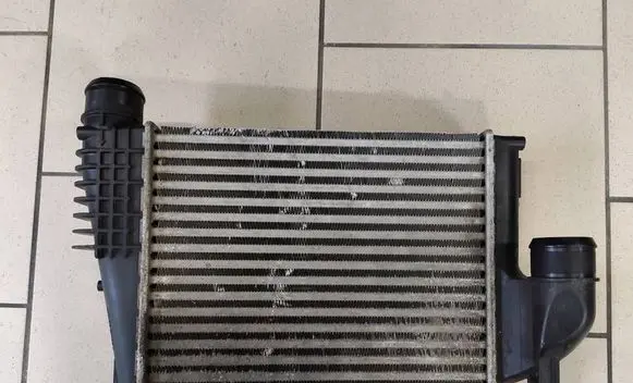 Opel Vivaro Intercooler radiator 7954128 M1188 9806562180