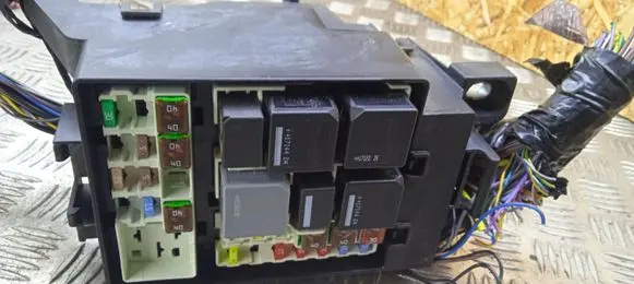 Jaguar F-Pace Fuse module
