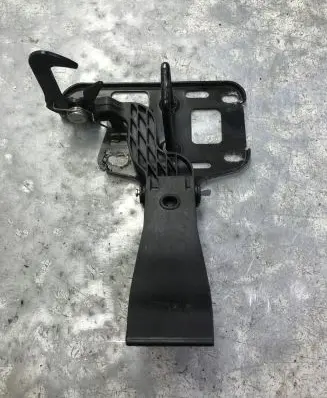 Audi A5 8T 8F Engine bonnet/hood lock/latch loop/hook 8T0823480