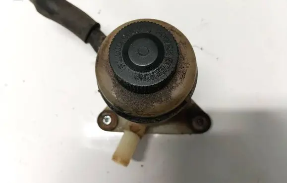 KIA Clarus Power steering fluid tank/reservoir 