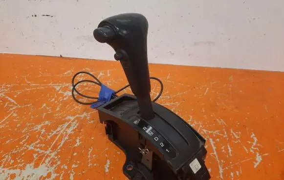 Nissan Pathfinder R50 Gear shift rod 