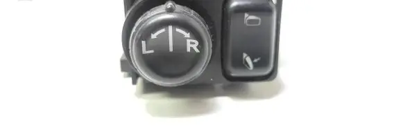 Nissan Qashqai+2 Wing mirror switch