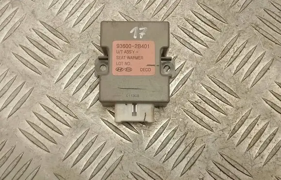 Hyundai Santa Fe Seat heating relay 936002B401