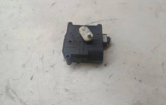 Toyota Corolla Verso AR10 Air flap motor/actuator 1138002051 29931