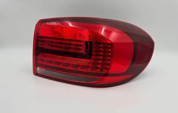 Volkswagen Tiguan Rear/tail lights 5N0945208 LP300