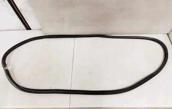 Peugeot 308 Rubber seal front door (on door) 