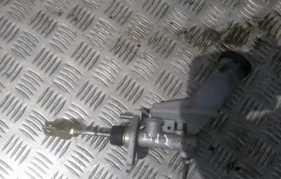 Suzuki Liana Clutch master cylinder