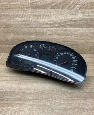 Volkswagen PASSAT B5 Speedometer (instrument cluster) 3B1919880 110008920