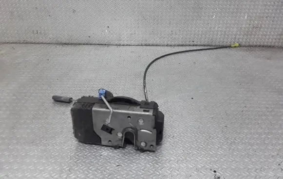Opel Vivaro Front door lock 91166234