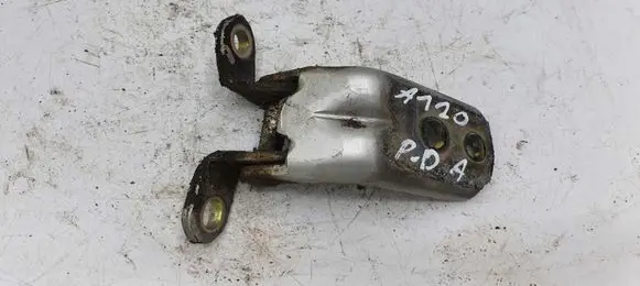 Nissan X-Trail T30 Front door lower hinge NOCODE