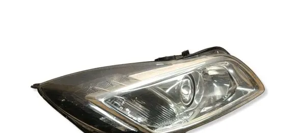 Opel Insignia A Headlight/headlamp 13226793 1ZT00963102