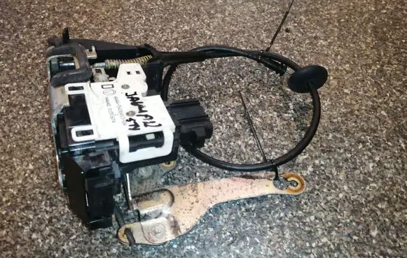 Jaguar S-Type Rear door lock 4W4A5426413DA