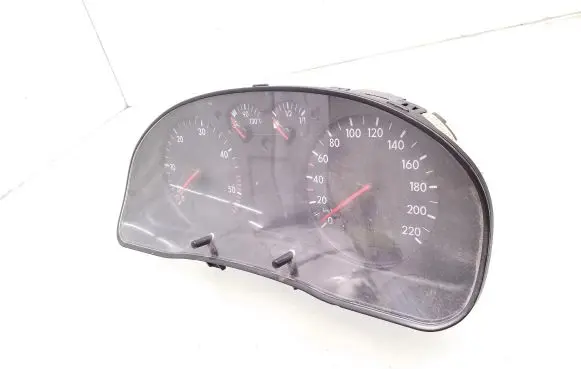 Volkswagen PASSAT B5 Speedometer (instrument cluster) 3B0919861J