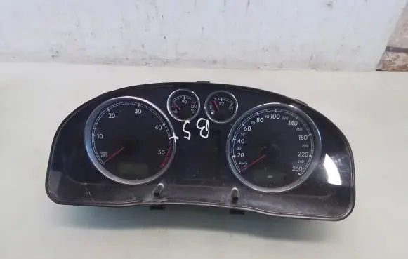 Volkswagen PASSAT B5.5 Speedometer (instrument cluster) 88311245