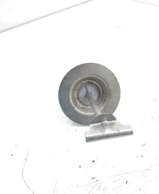 Nissan Qashqai+2 Spare wheel bolt 