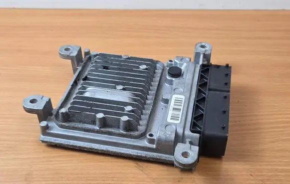 Mercedes-Benz E AMG W212 Engine control unit/module A6519003701 28381049 A6519012101