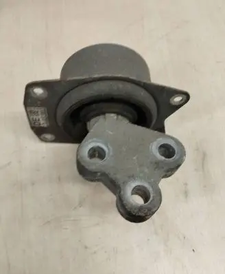 Opel Insignia A Engine mount bracket 13312093