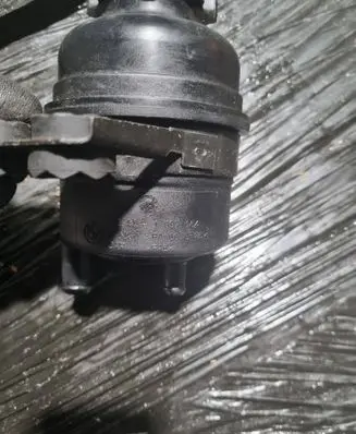BMW 1 E81 E87 Power steering fluid tank/reservoir 1097164