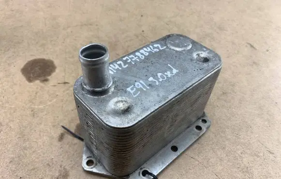 BMW 3 E90 E91 Engine oil radiator 7788462 11427788462