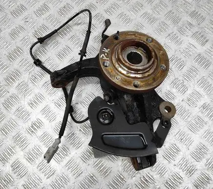 Opel Vivaro Front wheel hub 1617968980