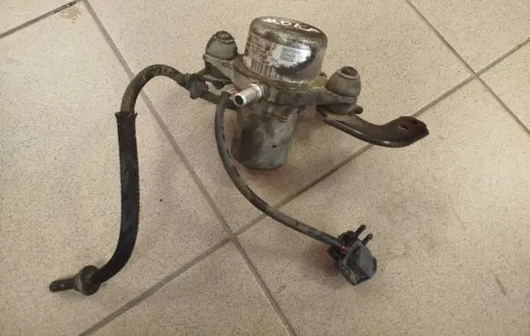 Opel Mokka Vacuum pump 95073598 00942815