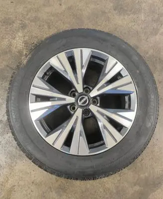 Nissan Rogue R18 alloy rim 6RA3A