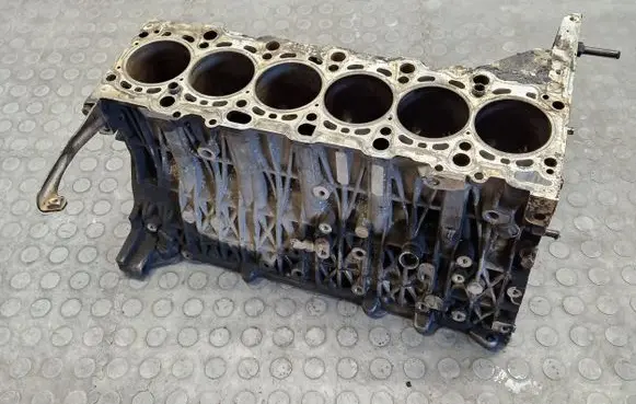 BMW 5 E60 E61 Engine block 7792821