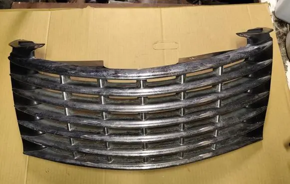 Chrysler PT Cruiser Front bumper upper radiator grill 0RH78TRMAD