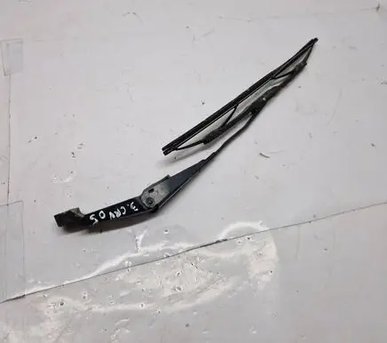Honda CR-V Rear wiper blade arm