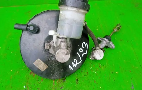 Volvo S40, V40 Brake booster
