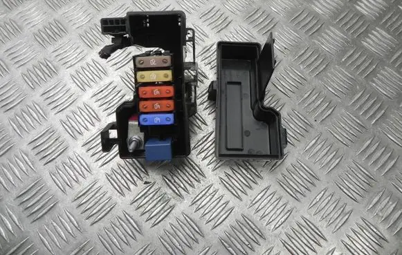 Renault Zoe Fuse box set 252369795R