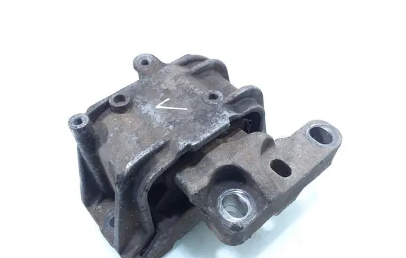 Engine mount bracket