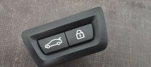 BMW X7 G07 Tailgate/boot open switch button 9275121