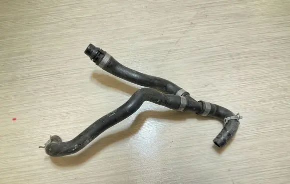 Volvo XC90 Engine coolant pipe/hose 31439894