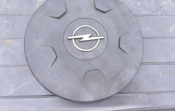 Opel Vivaro Original wheel cap 8200069016 91166647 9441M020