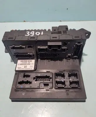 Mercedes-Benz E W211 SAM control unit 2115453901